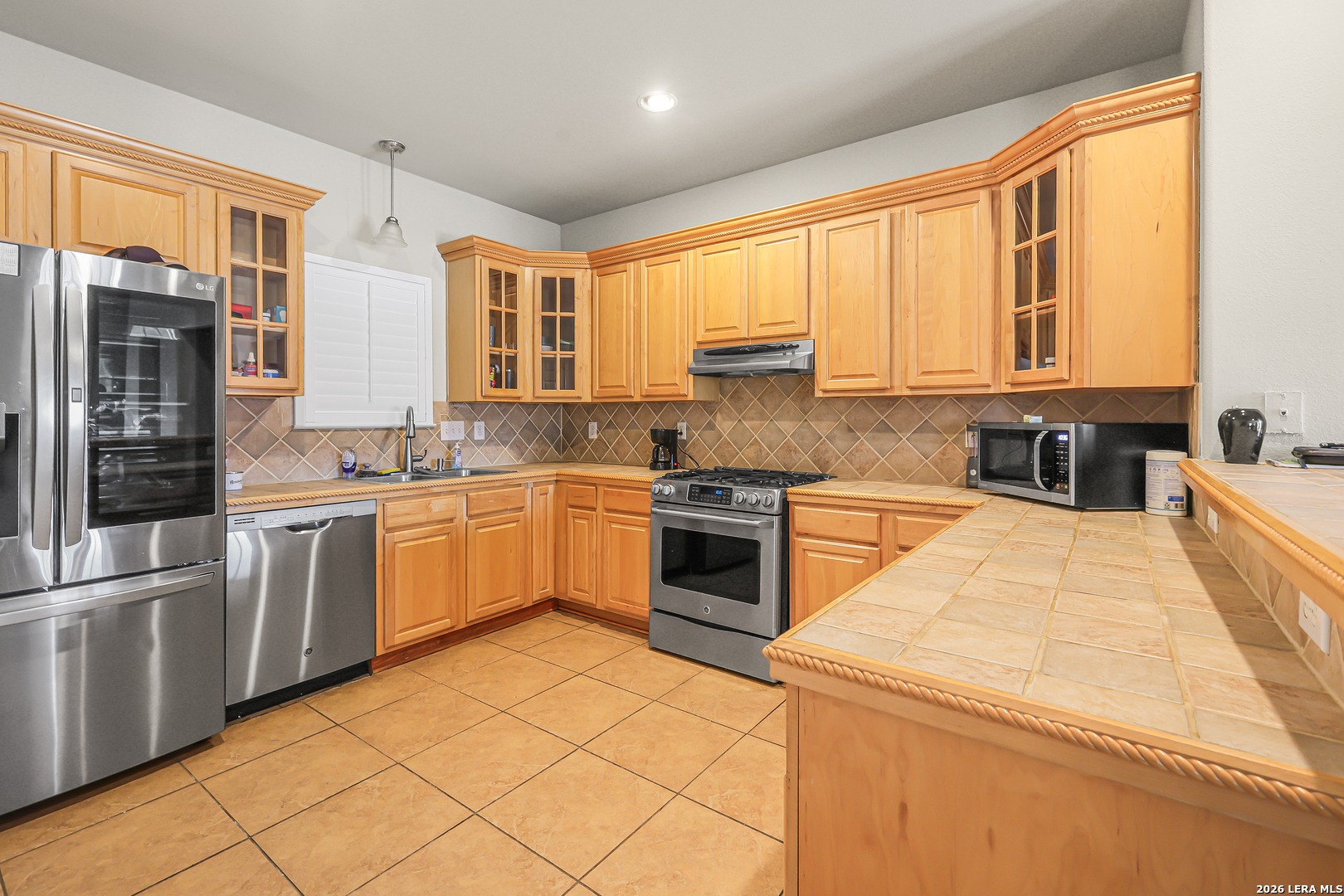 5903 Brook Falls Windcrest TX 78239