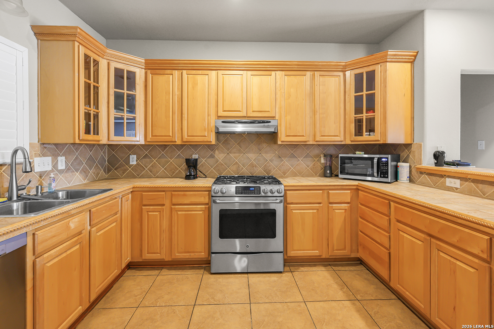 5903 Brook Falls Windcrest TX 78239