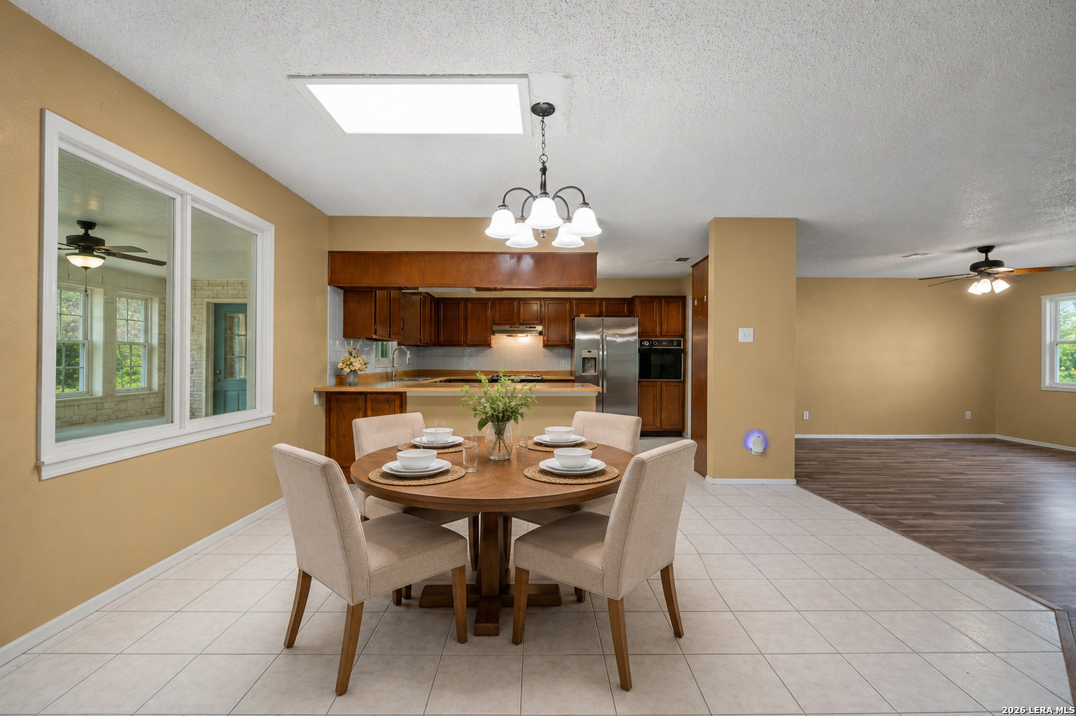 1033 E Live Oak Schertz TX 78154