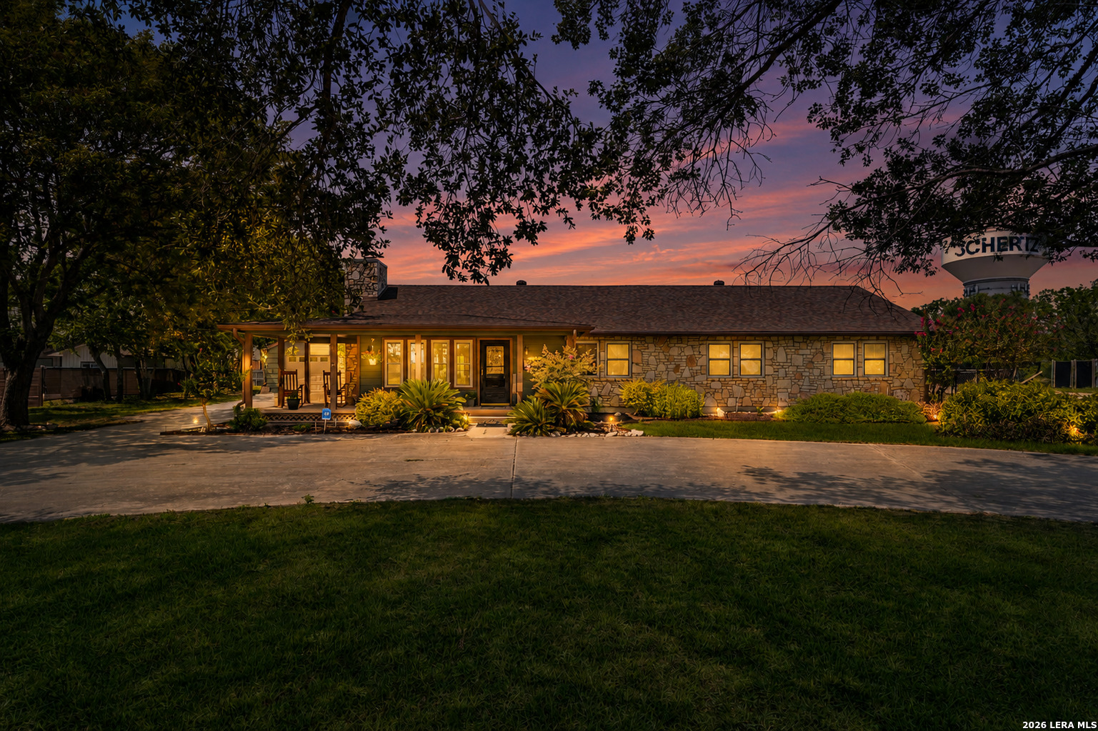 1033 E Live Oak Schertz TX 78154
