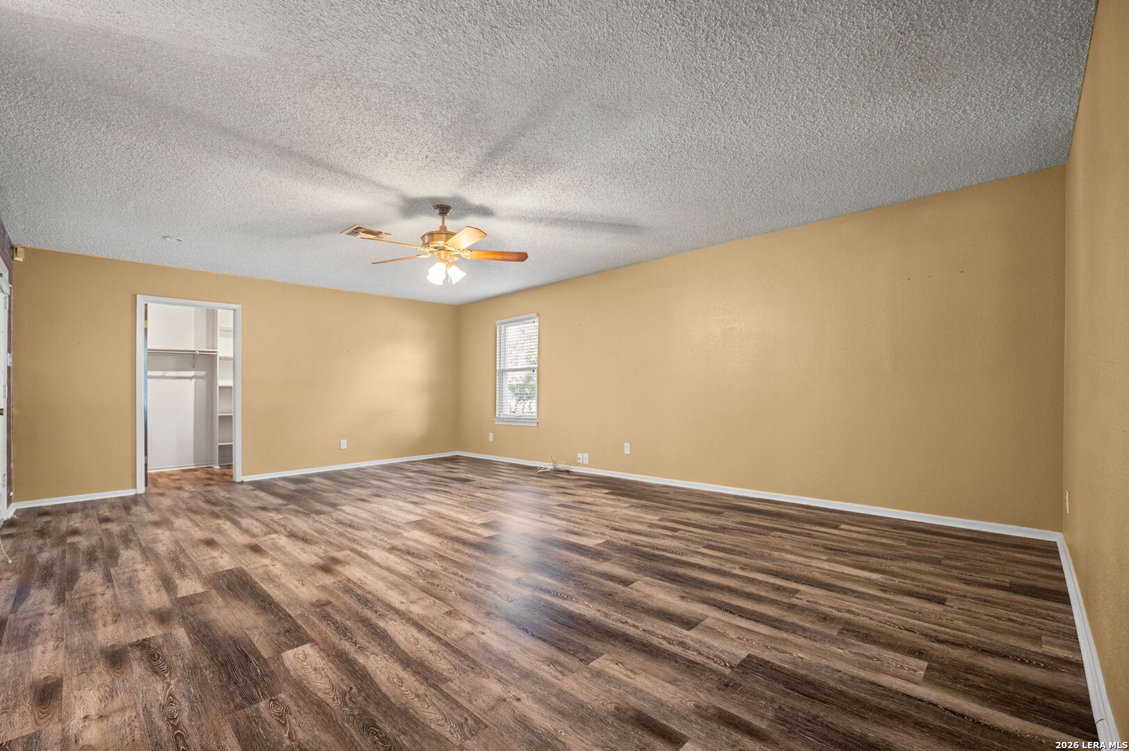 1033 E Live Oak Schertz TX 78154