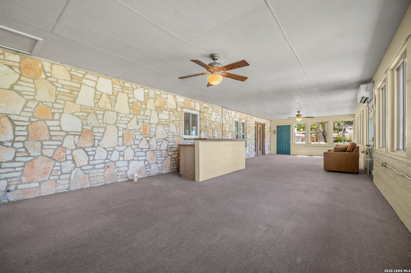 1033 E Live Oak Schertz TX 78154