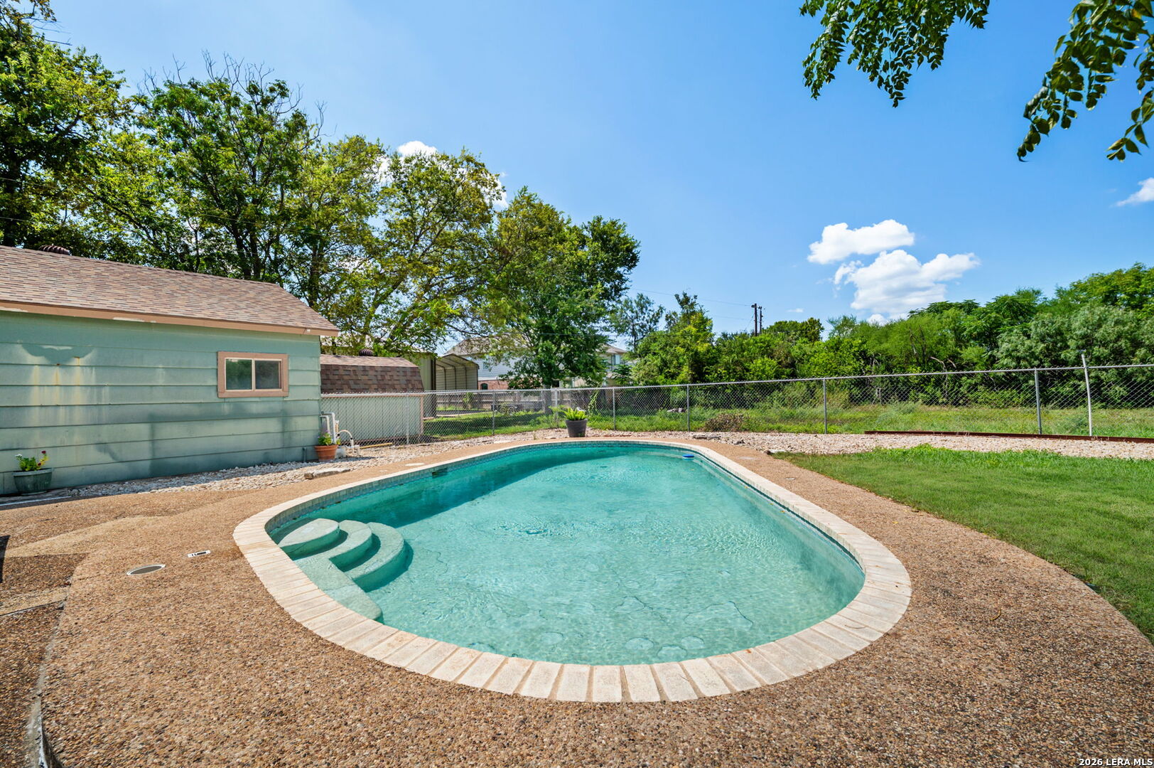 1033 E Live Oak Schertz TX 78154