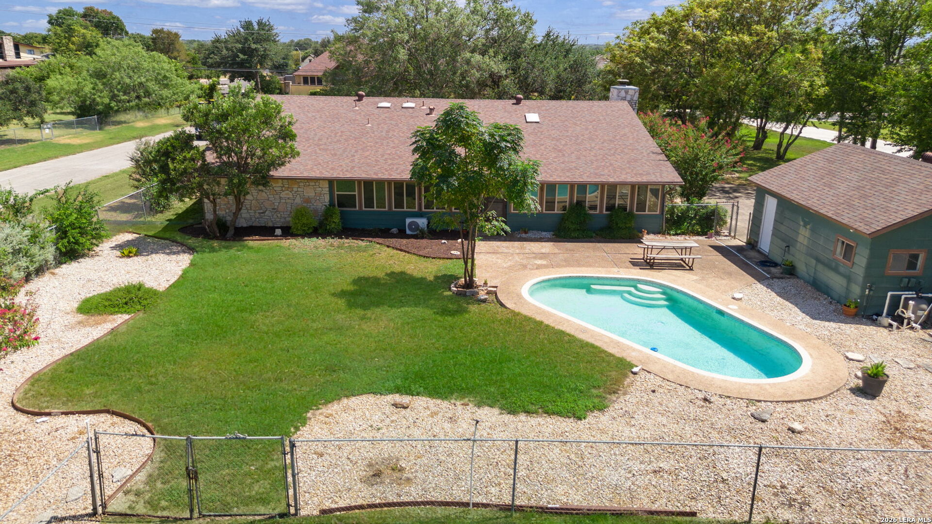 1033 E Live Oak Schertz TX 78154