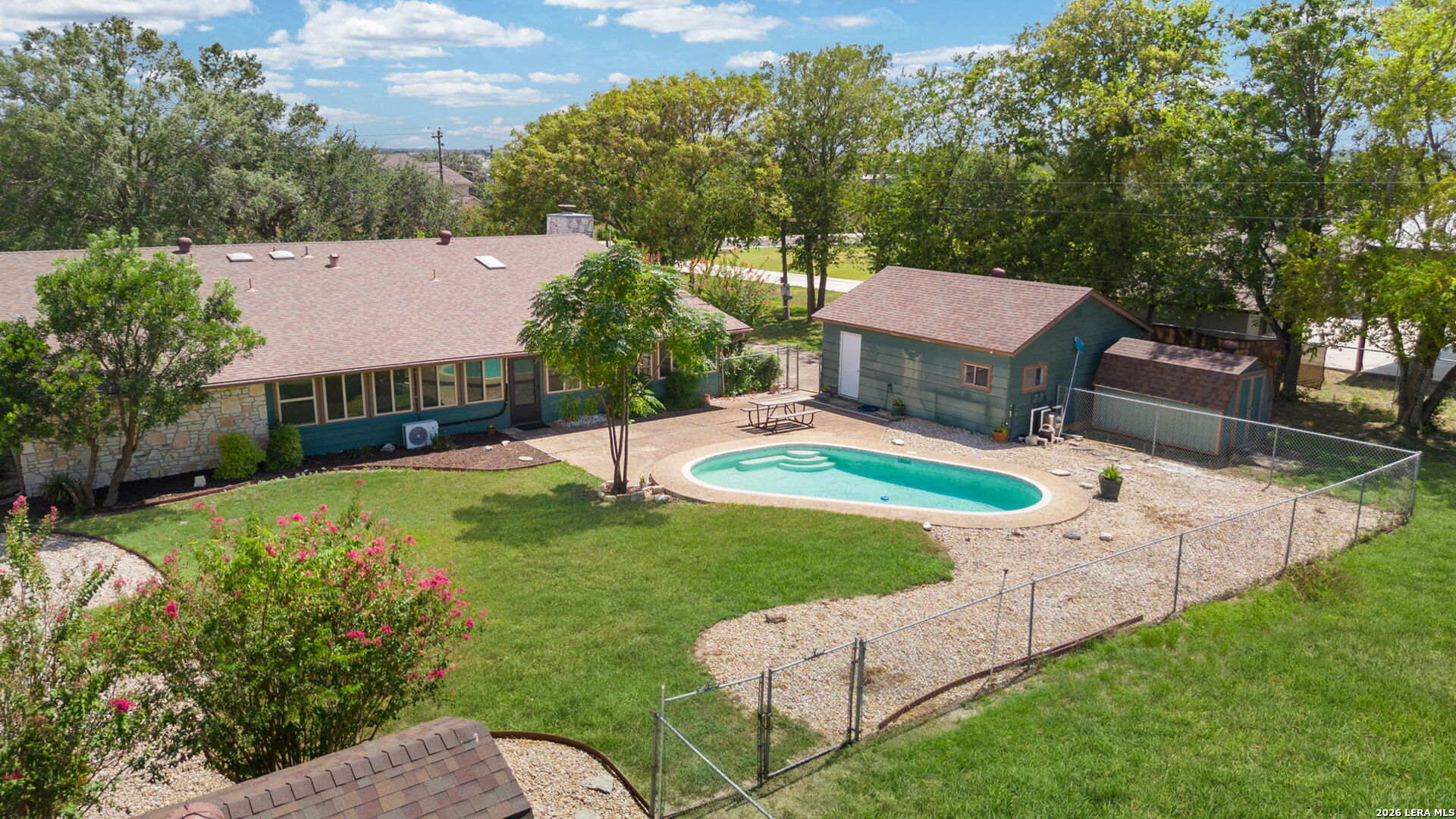 1033 E Live Oak Schertz TX 78154