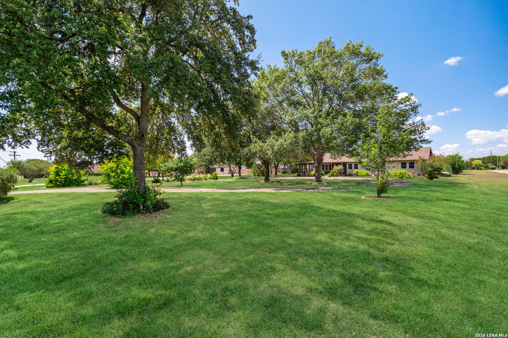 1033 E Live Oak Schertz TX 78154