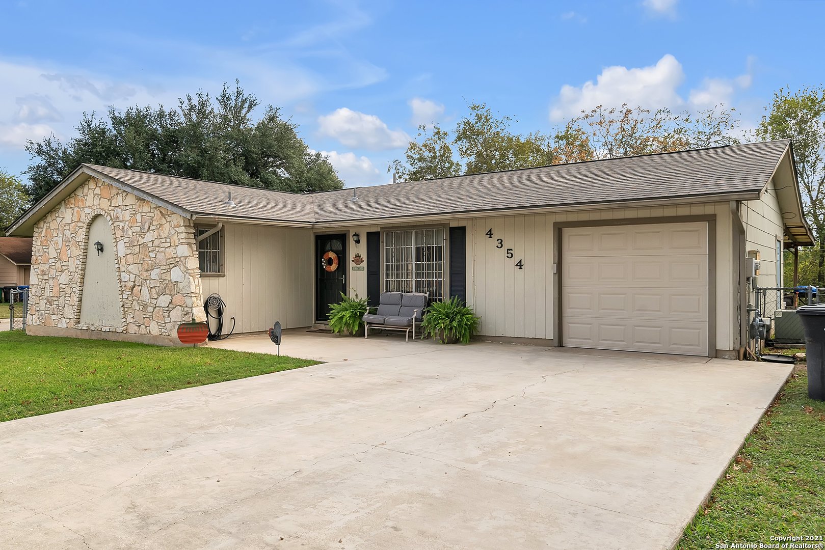 4354 Dexired Drive San Antonio TX 78222