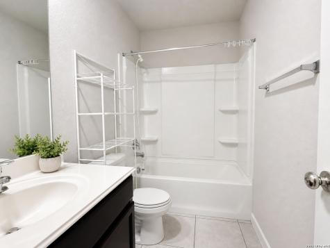 10747 Francisco Way Converse TX 78109