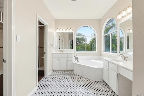422 Pease Hollow San Antonio TX 78258