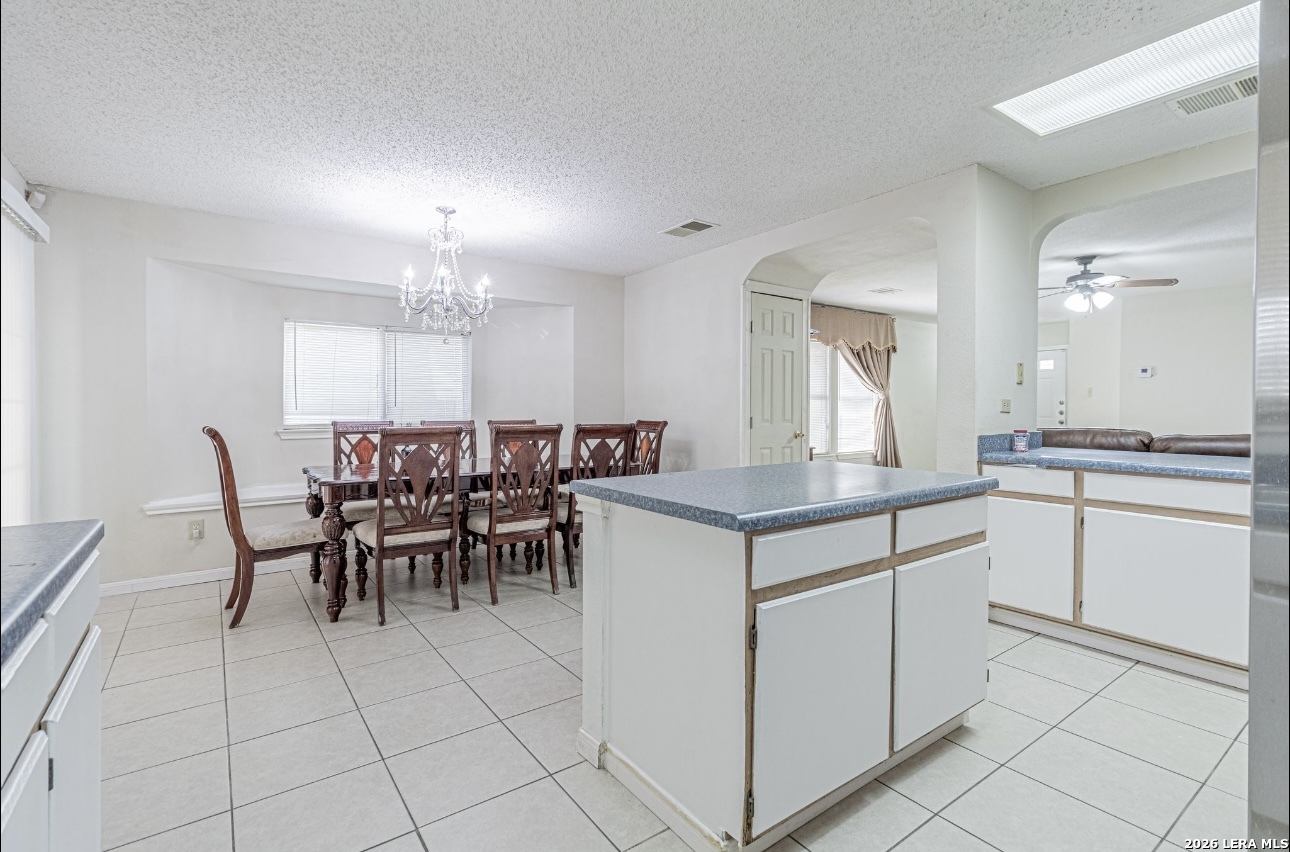 8050 Chestnut Cape Converse TX 78109
