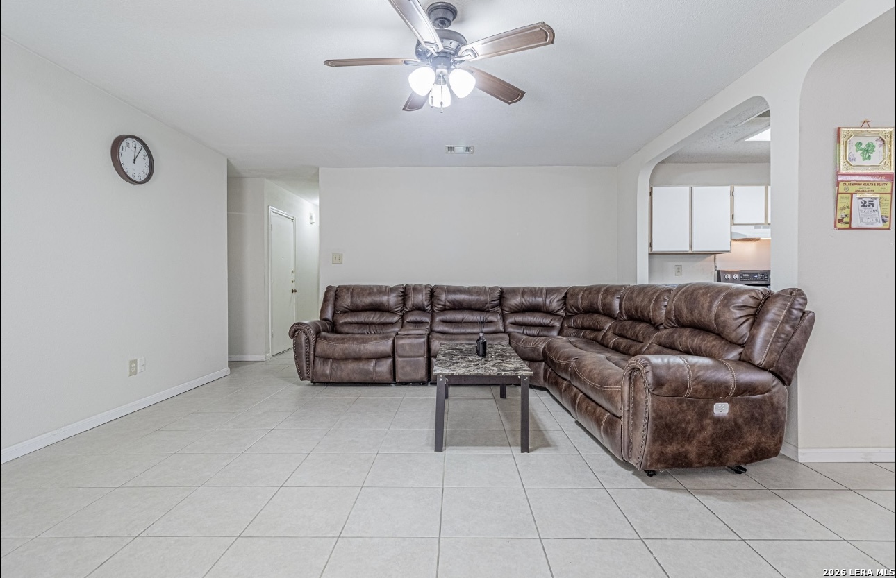 8050 Chestnut Cape Converse TX 78109
