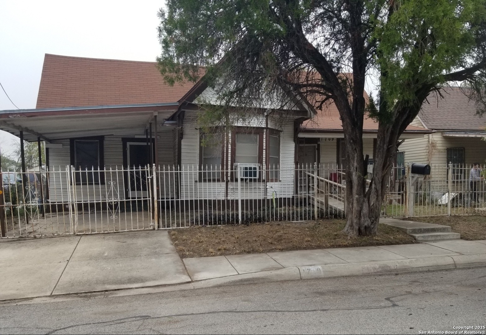 1709 Delgado San Antonio TX 78207