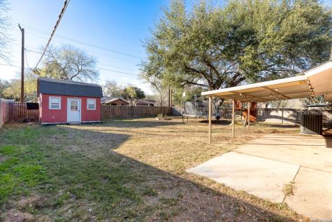 322 Lantana Lane Pleasanton TX 78064
