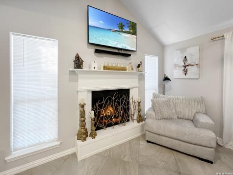 1103 Hidalgo Street Crystal City TX 78839