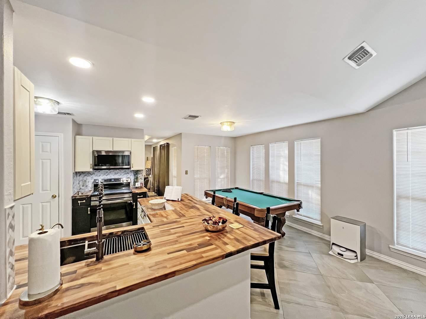 1103 Hidalgo Street Crystal City TX 78839