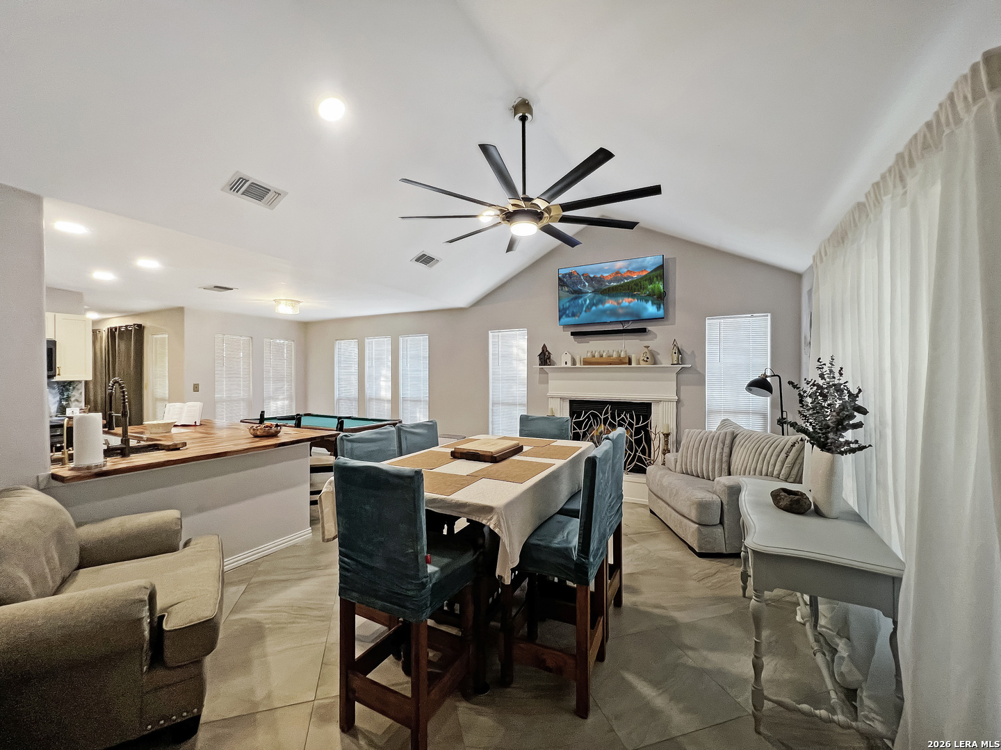 1103 Hidalgo Street Crystal City TX 78839