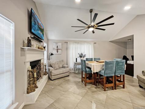 1103 Hidalgo Street Crystal City TX 78839