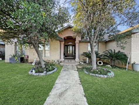 1103 Hidalgo Street Crystal City TX 78839