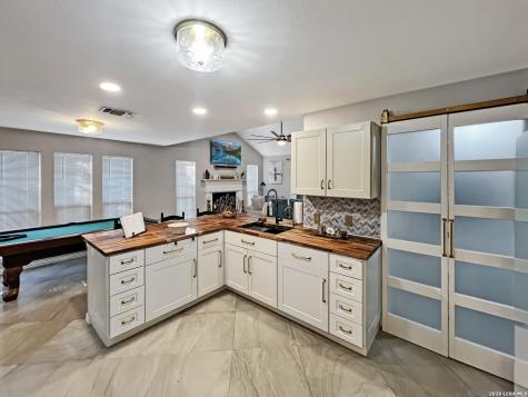 1103 Hidalgo Street Crystal City TX 78839