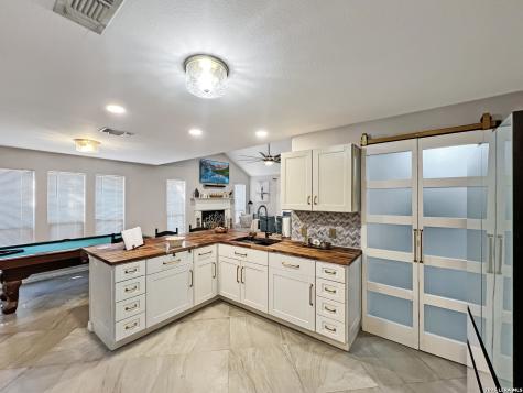 1103 Hidalgo Street Crystal City TX 78839