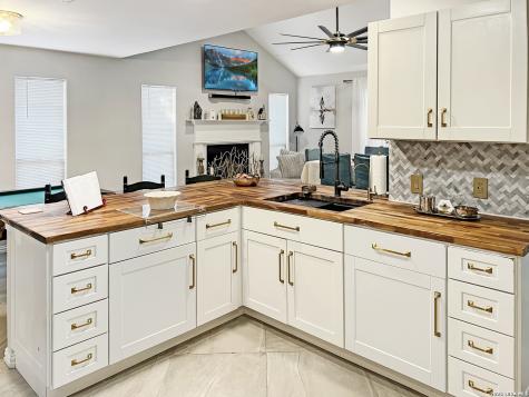 1103 Hidalgo Street Crystal City TX 78839