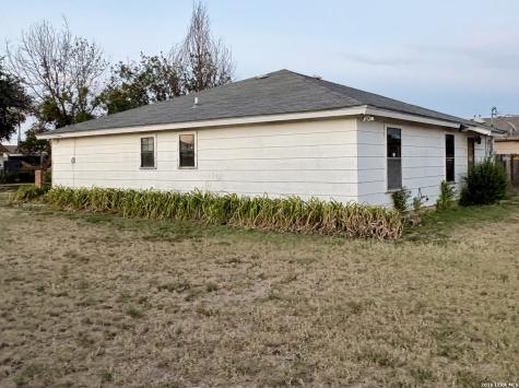 413 W Avenue X San Angelo TX 76903