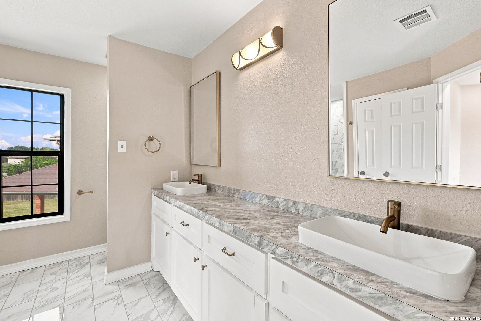 4215 Lakebend West Drive San Antonio TX 78244