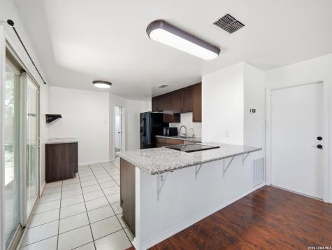 9410 Valley Bend San Antonio TX 78250
