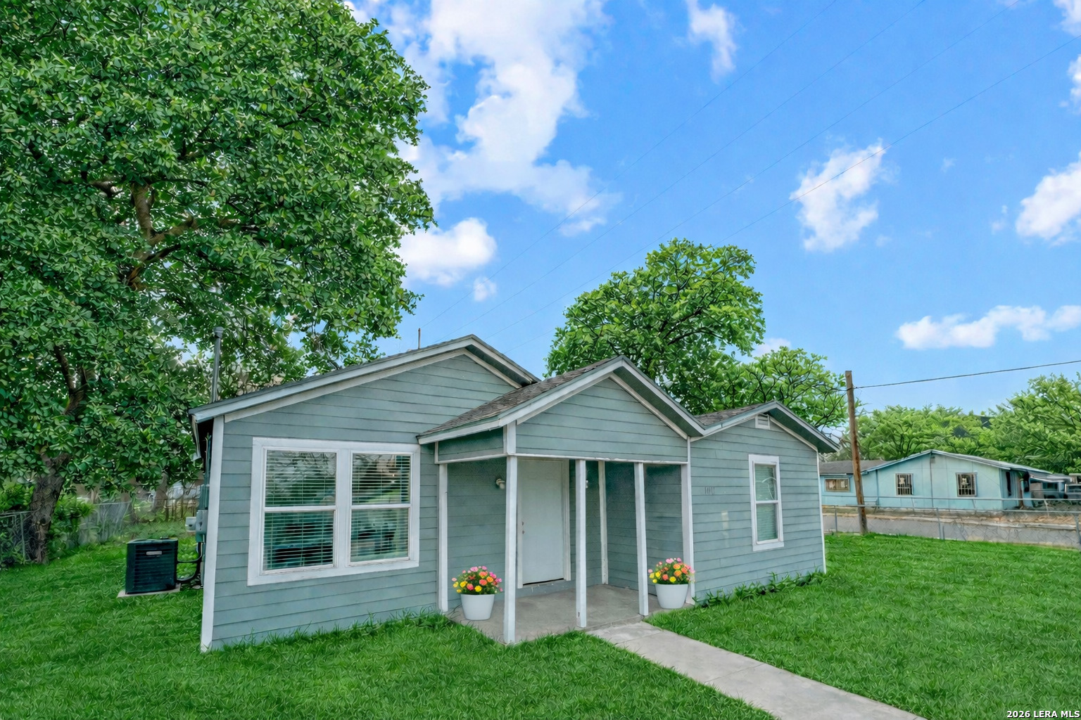 1003 S San Joaquin San Antonio TX 78237