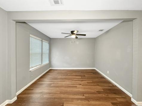 1003 S San Joaquin San Antonio TX 78237