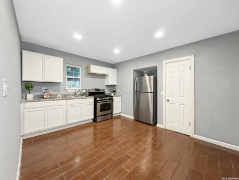 1003 S San Joaquin San Antonio TX 78237