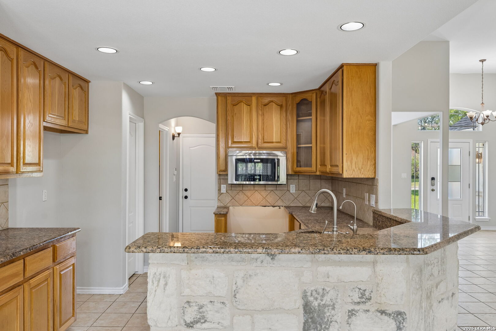 1611 Embassy Drive Pleasanton TX 78064