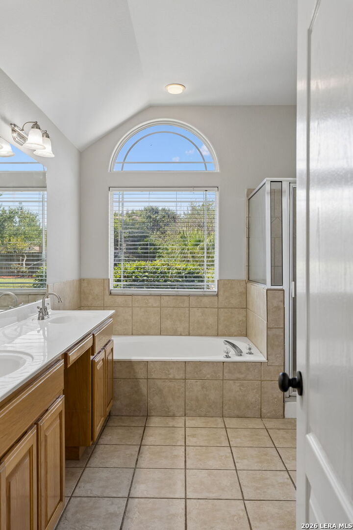 1611 Embassy Drive Pleasanton TX 78064