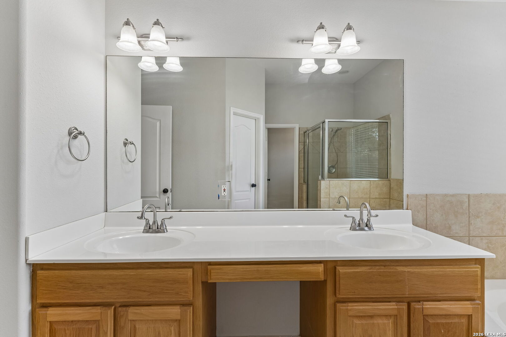 1611 Embassy Drive Pleasanton TX 78064