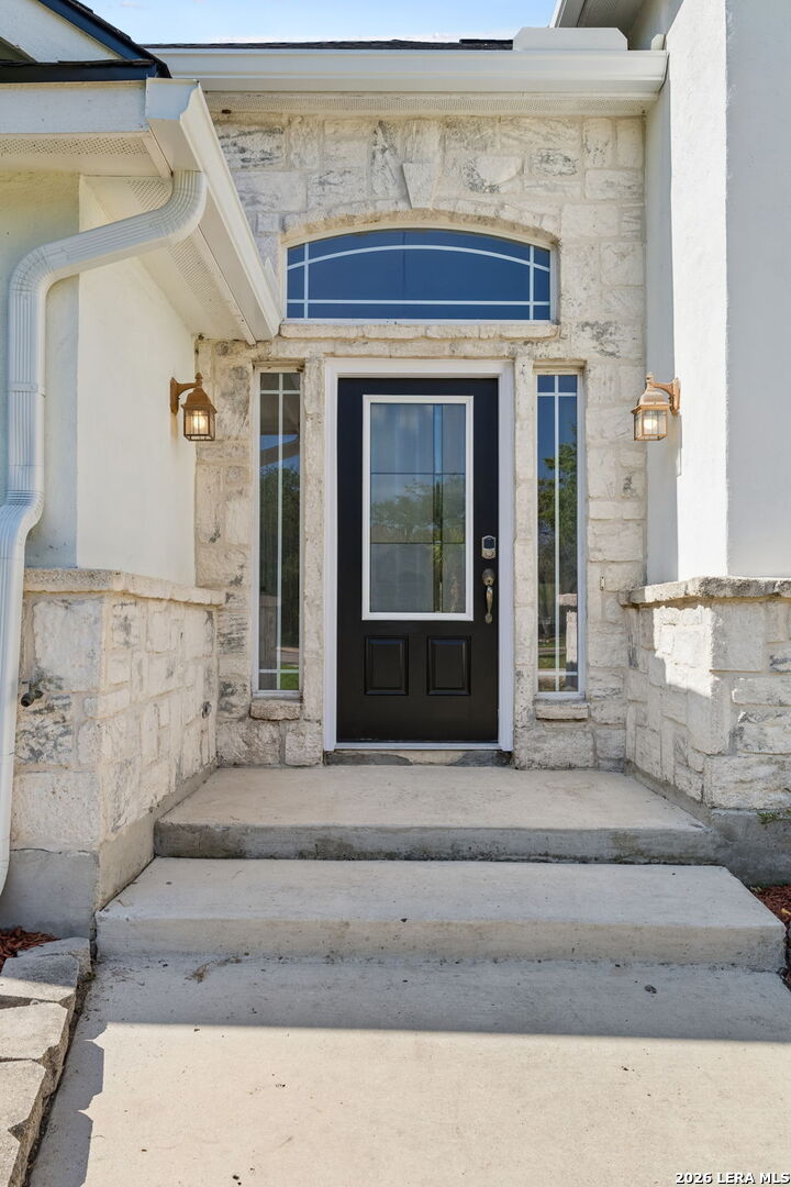 1611 Embassy Drive Pleasanton TX 78064