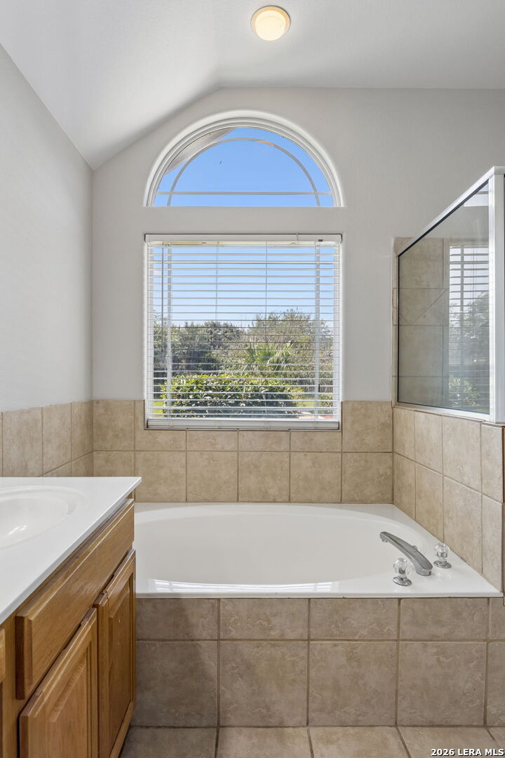 1611 Embassy Drive Pleasanton TX 78064