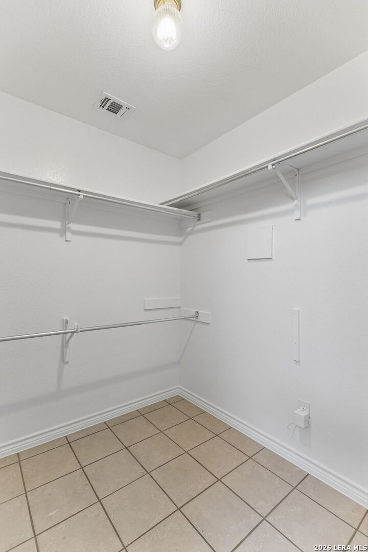 1611 Embassy Drive Pleasanton TX 78064