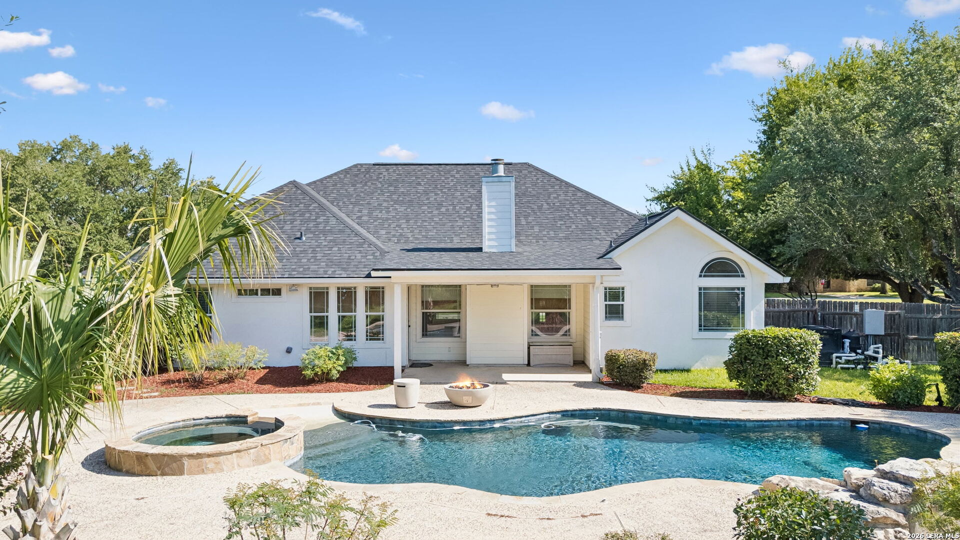 1611 Embassy Drive Pleasanton TX 78064