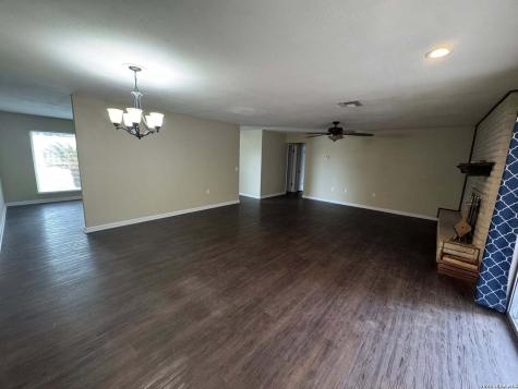 5830 Freemans Farm San Antonio TX 78233