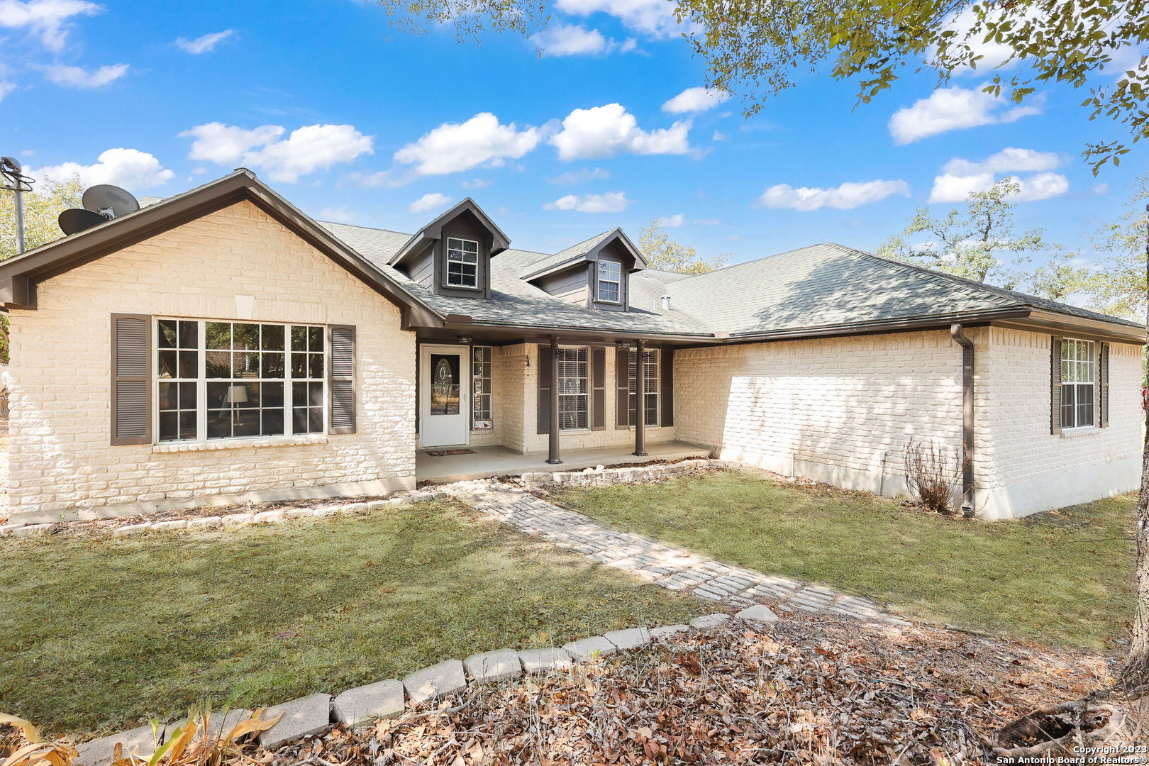 119 Turalura Lane Floresville TX 78114