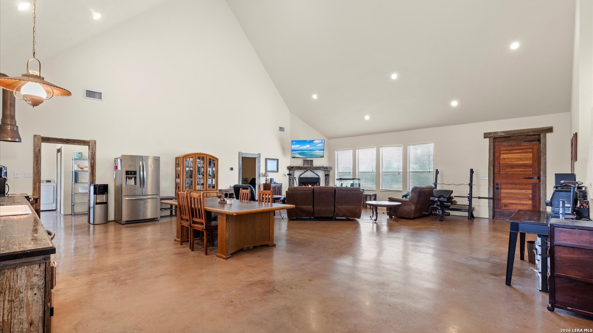 707 Creek Road Marion TX 78124