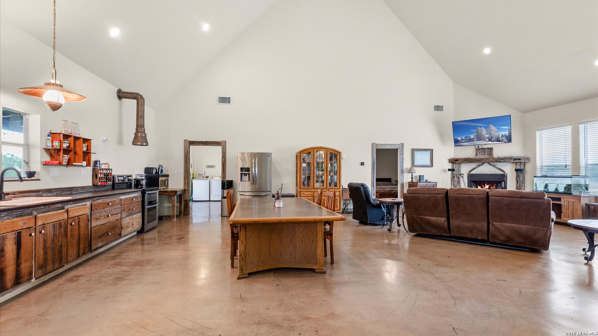 707 Creek Road Marion TX 78124