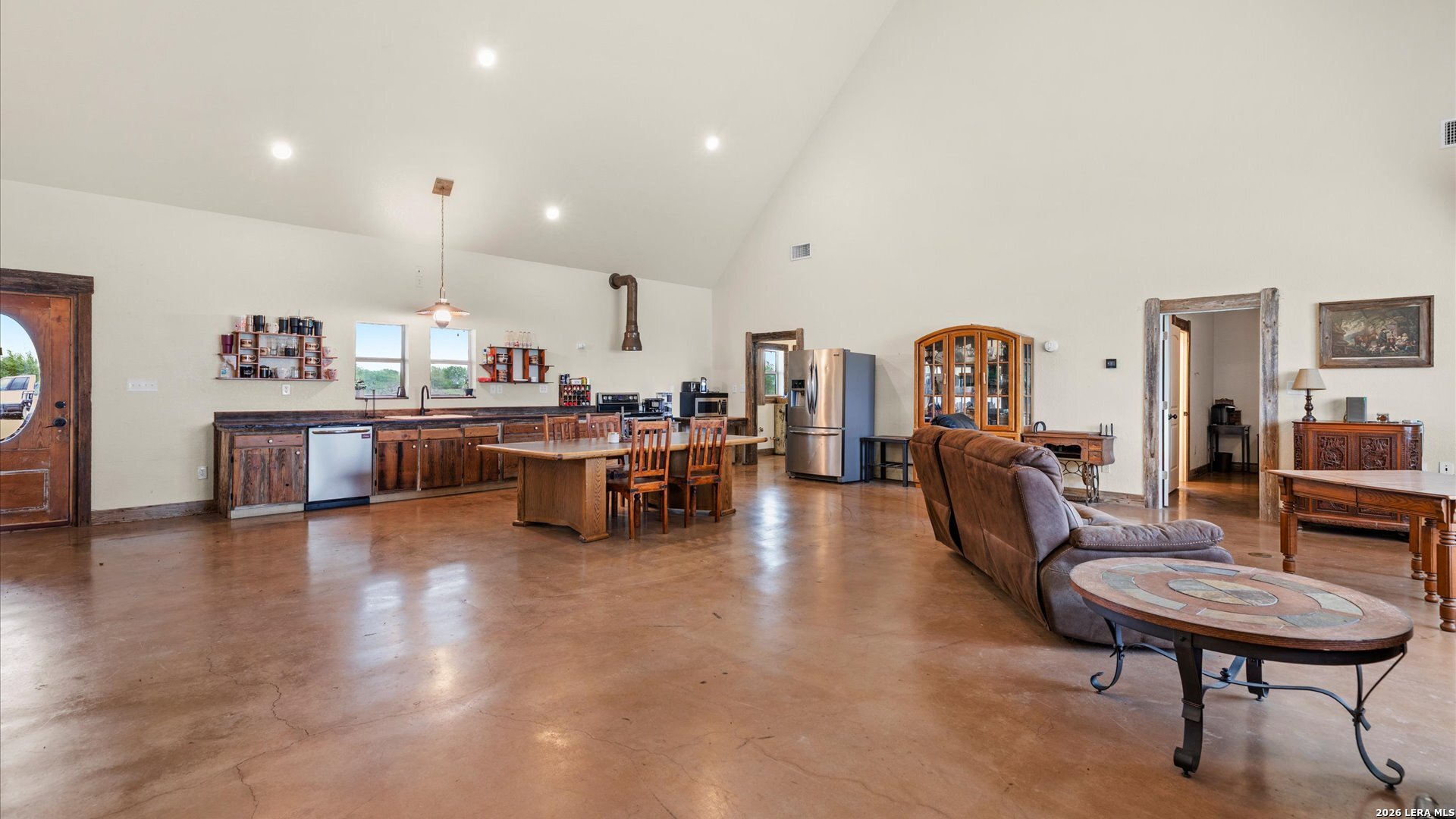 707 Creek Road Marion TX 78124