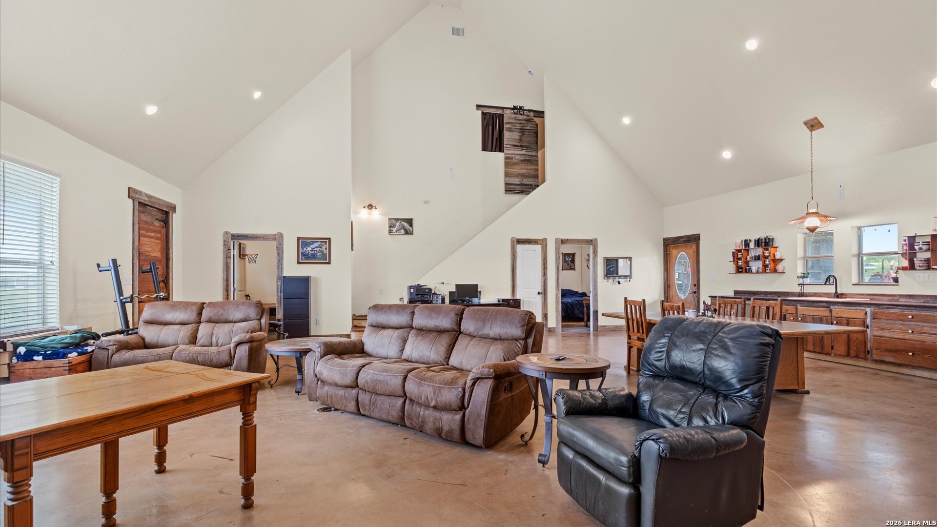 707 Creek Road Marion TX 78124