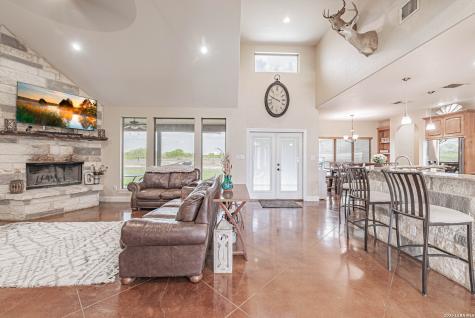 946 County Road 361 La Vernia TX 78121