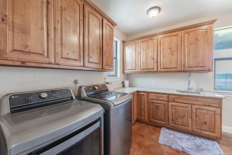946 County Road 361 La Vernia TX 78121