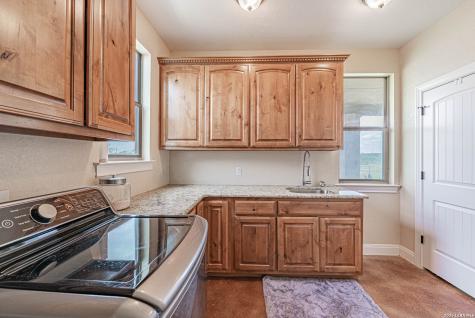 946 County Road 361 La Vernia TX 78121