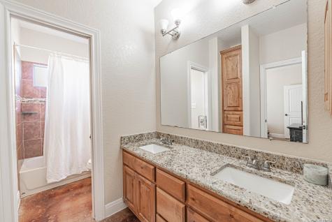 946 County Road 361 La Vernia TX 78121