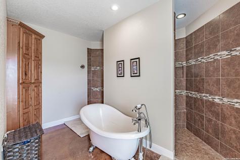 946 County Road 361 La Vernia TX 78121