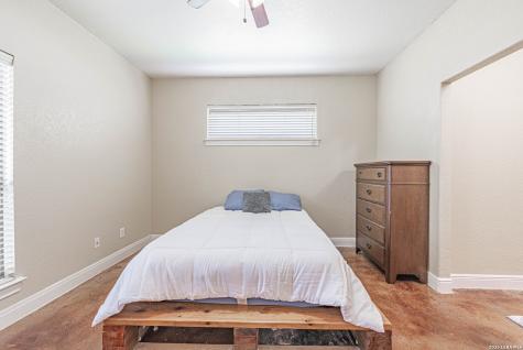 946 County Road 361 La Vernia TX 78121